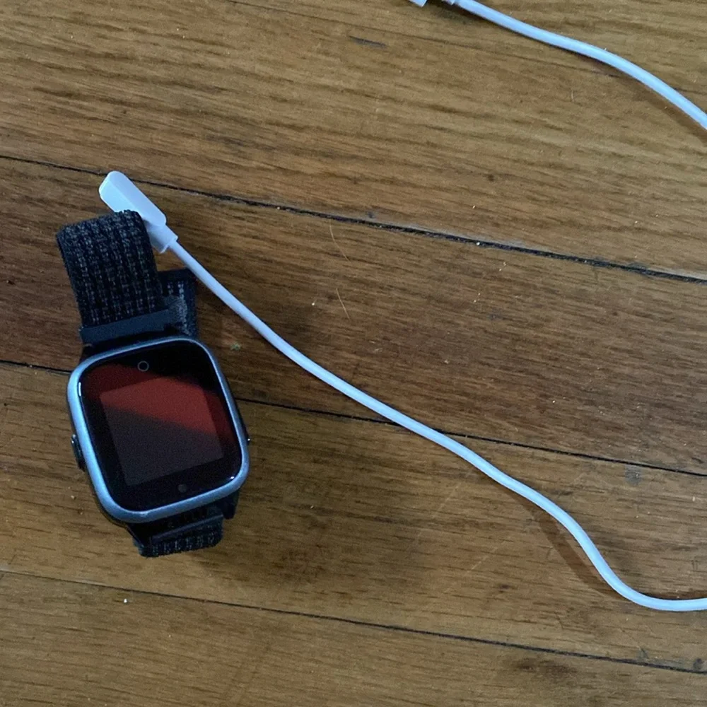 Cosmo Watch. - Picture 2 of 2